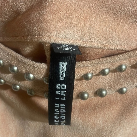 Design Lab Lord & Taylor A-line Pink Faux Suede|Metal Detail Skirt Sz Small - Picture 3 of 4